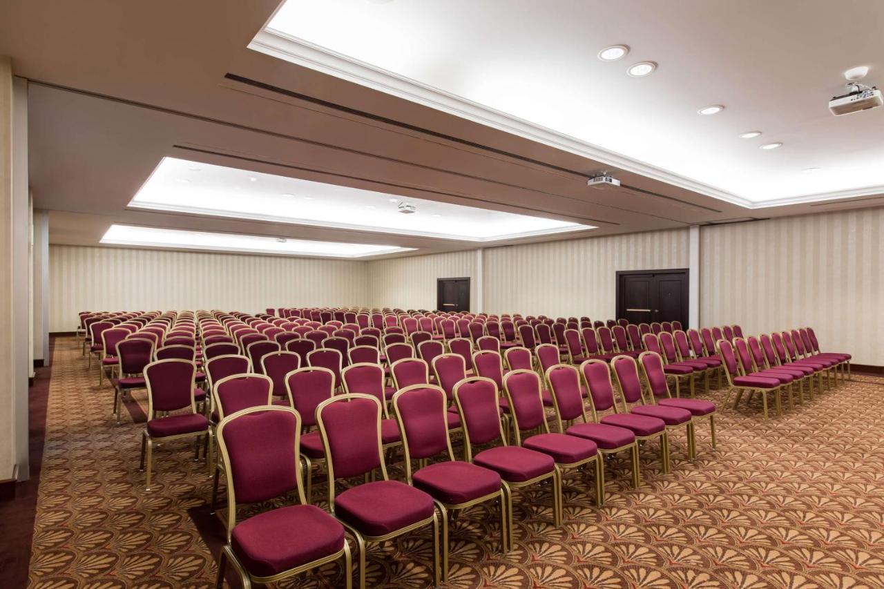 Radisson Blu Carlton Hotel, Bratislava Bagian luar foto