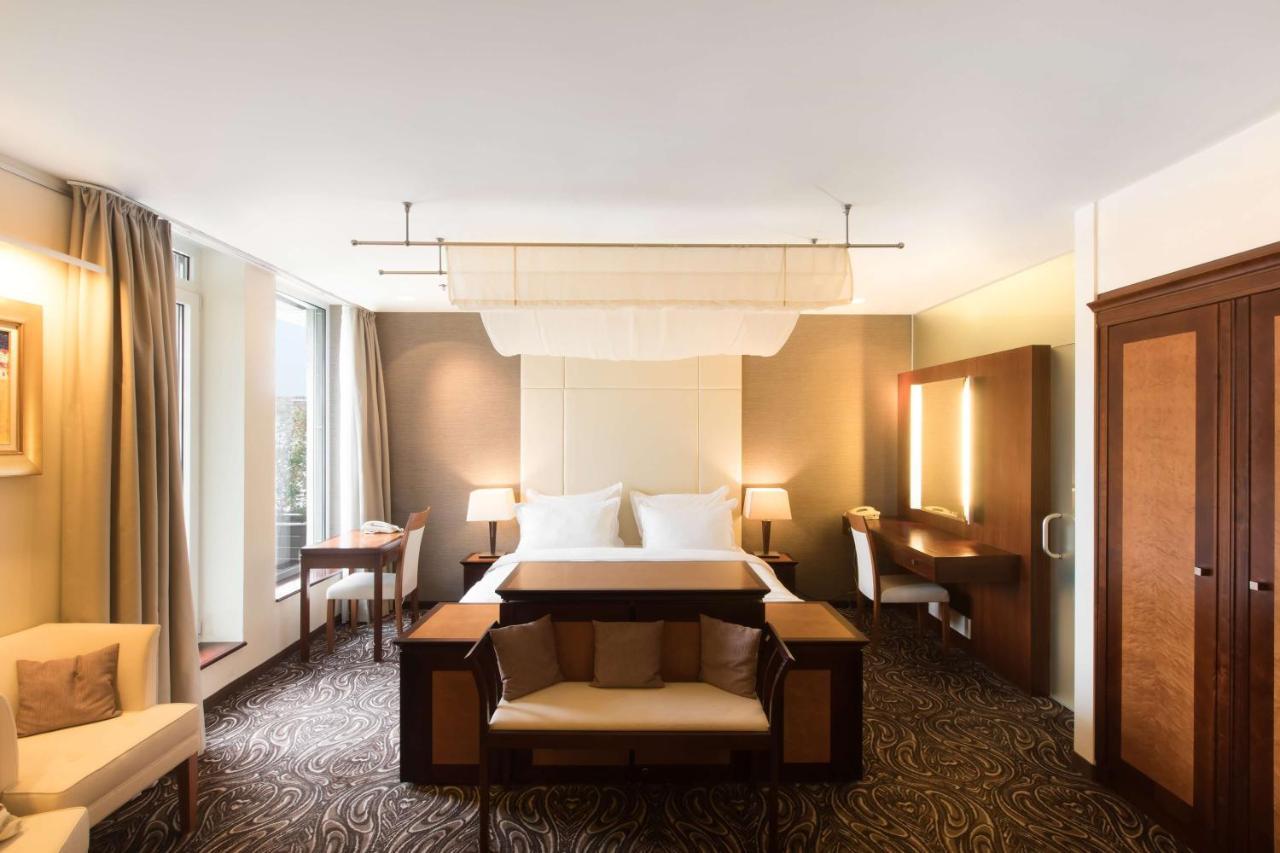 Radisson Blu Carlton Hotel, Bratislava Bagian luar foto