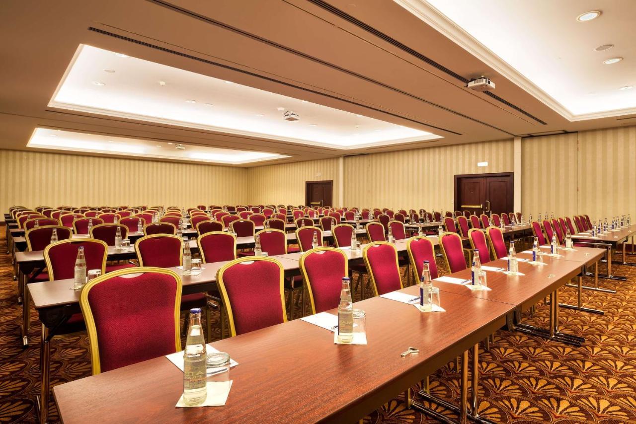 Radisson Blu Carlton Hotel, Bratislava Bagian luar foto