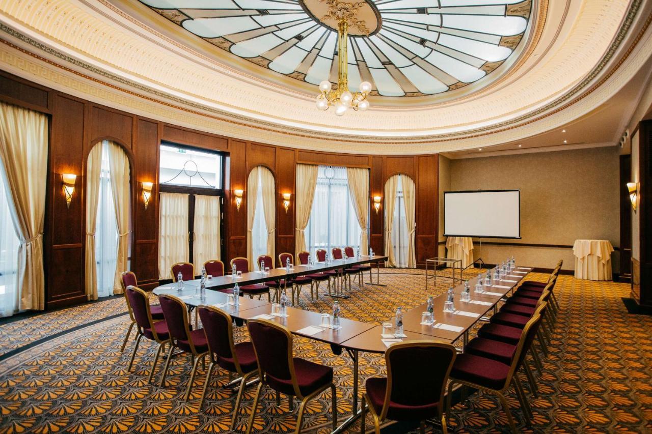 Radisson Blu Carlton Hotel, Bratislava Bagian luar foto